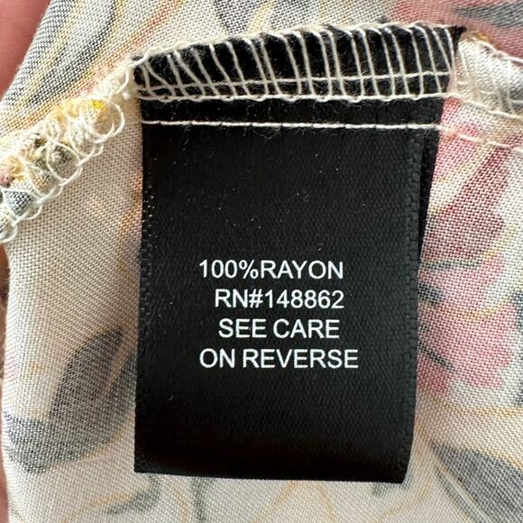 TORRID | Yellow Floral Blouse Plus Size Button Front Boho V-Neck Tunic Top | 4X - Picture 6 of 7